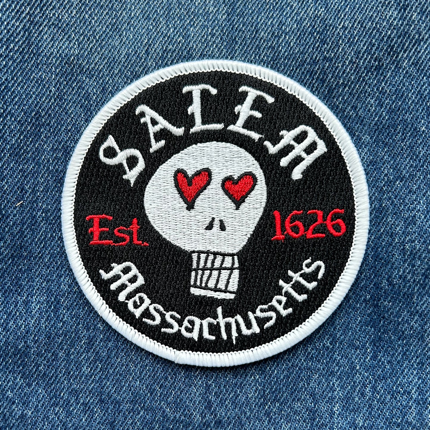 Salem, Massachusetts Circle "Heart Eyes Skull" Patch