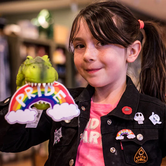 GEORGIA WRENN HELPS SUPPORT SALEM, MA LGBTQ YOUTH ORGANIZATION